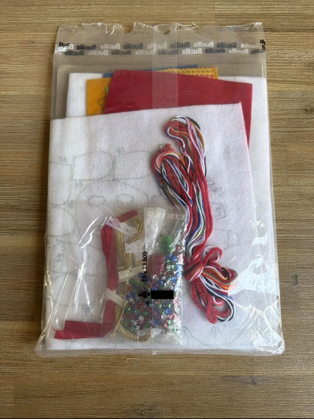 #2828 BUCILLA - 
